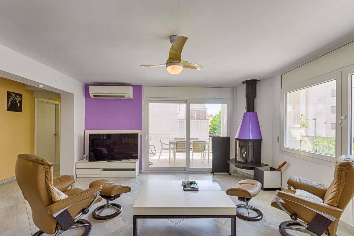 3 makuuhuone Huvila myytävänä paikassa Santa Margarida mukana 
autotalli - 695 000 € (Ref: 9314412)