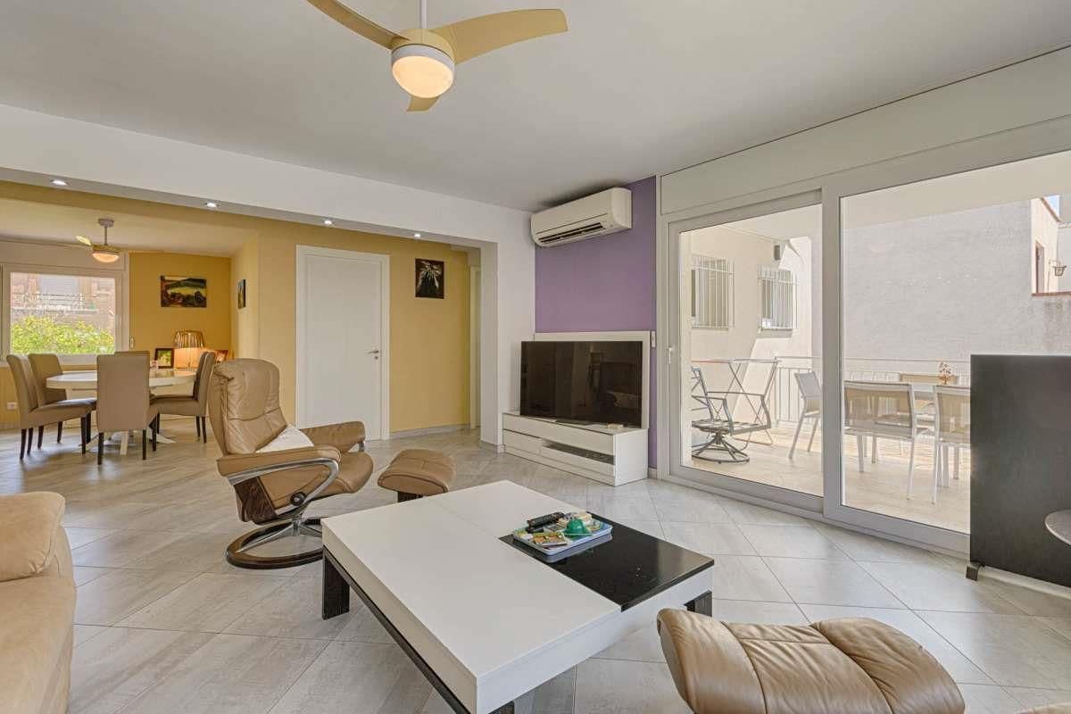 3 makuuhuone Huvila myytävänä paikassa Santa Margarida mukana 
autotalli - 695 000 € (Ref: 9314412)