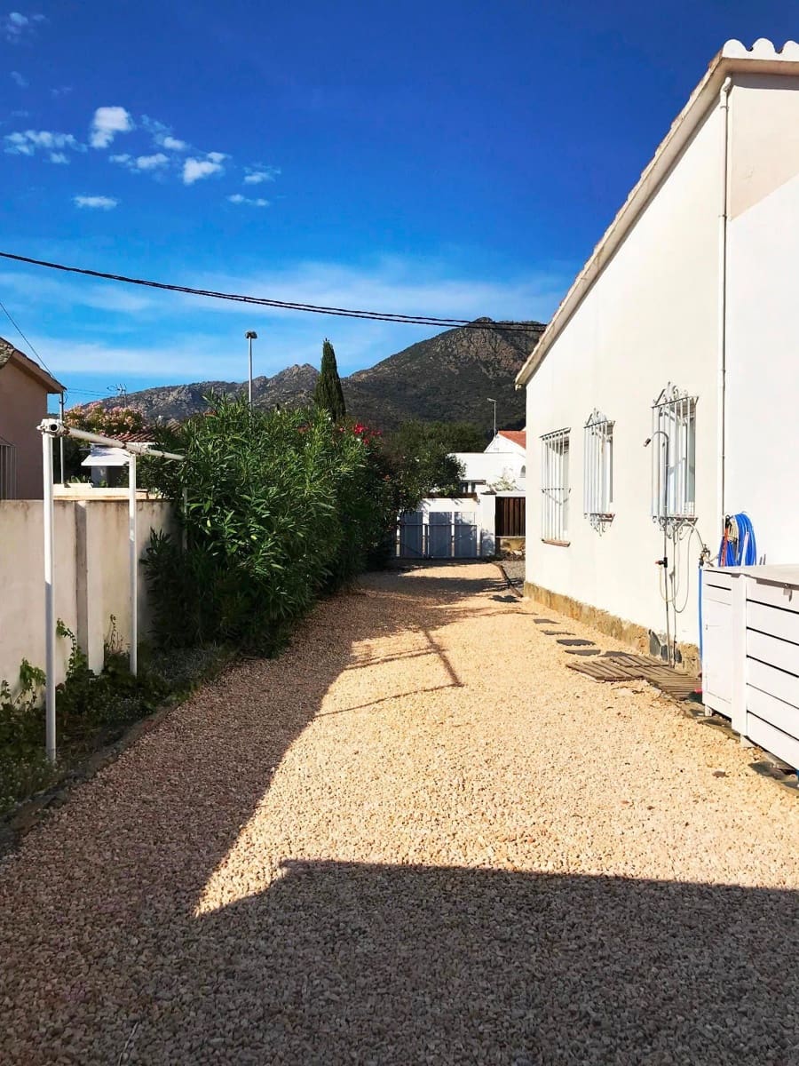 2 chambre Villa/Maison à vendre à Roses avec piscine - 340 000 € (Ref: 9322199)