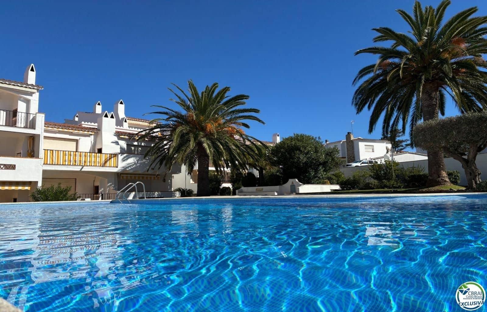 1 bedroom Flat for sale in Roses with pool garage - € 144,000 (Ref: 9331125)