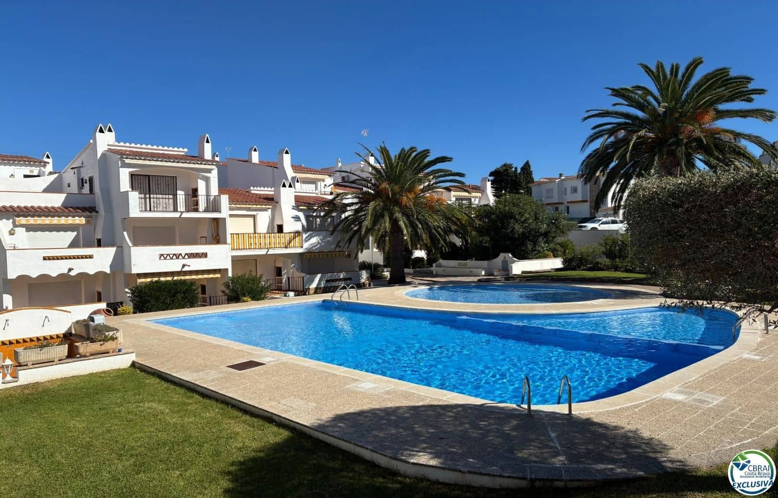 1 bedroom Flat for sale in Roses with pool garage - € 144,000 (Ref: 9331125)