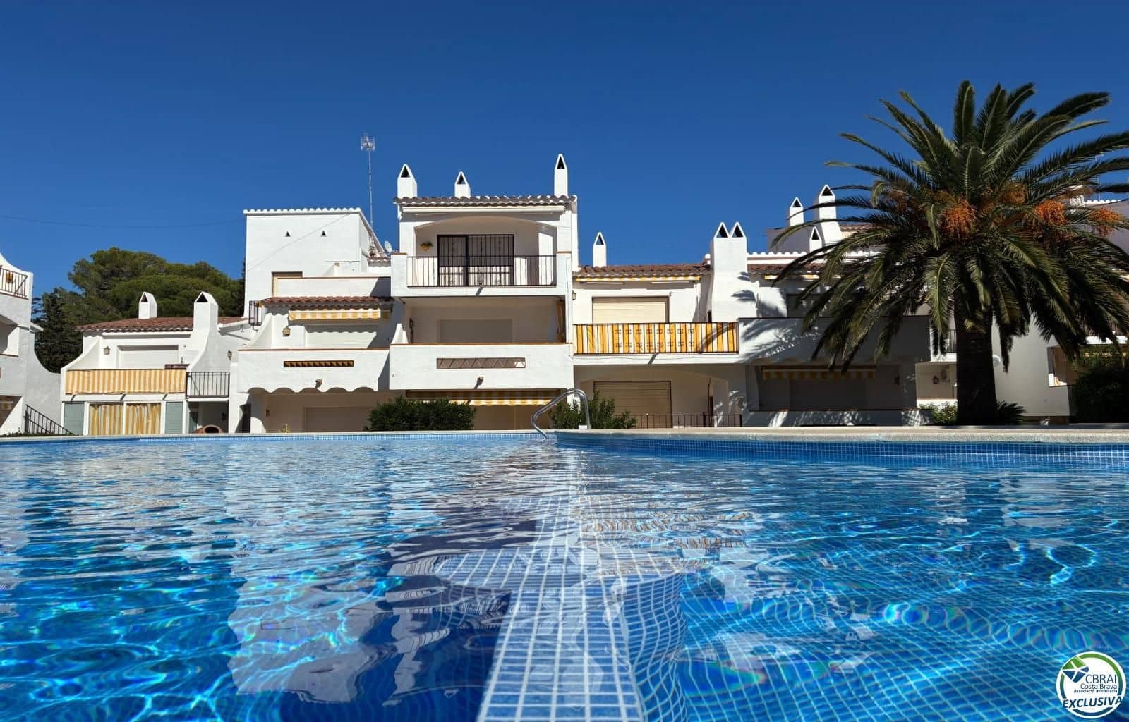 1 bedroom Flat for sale in Roses with pool garage - € 144,000 (Ref: 9331125)