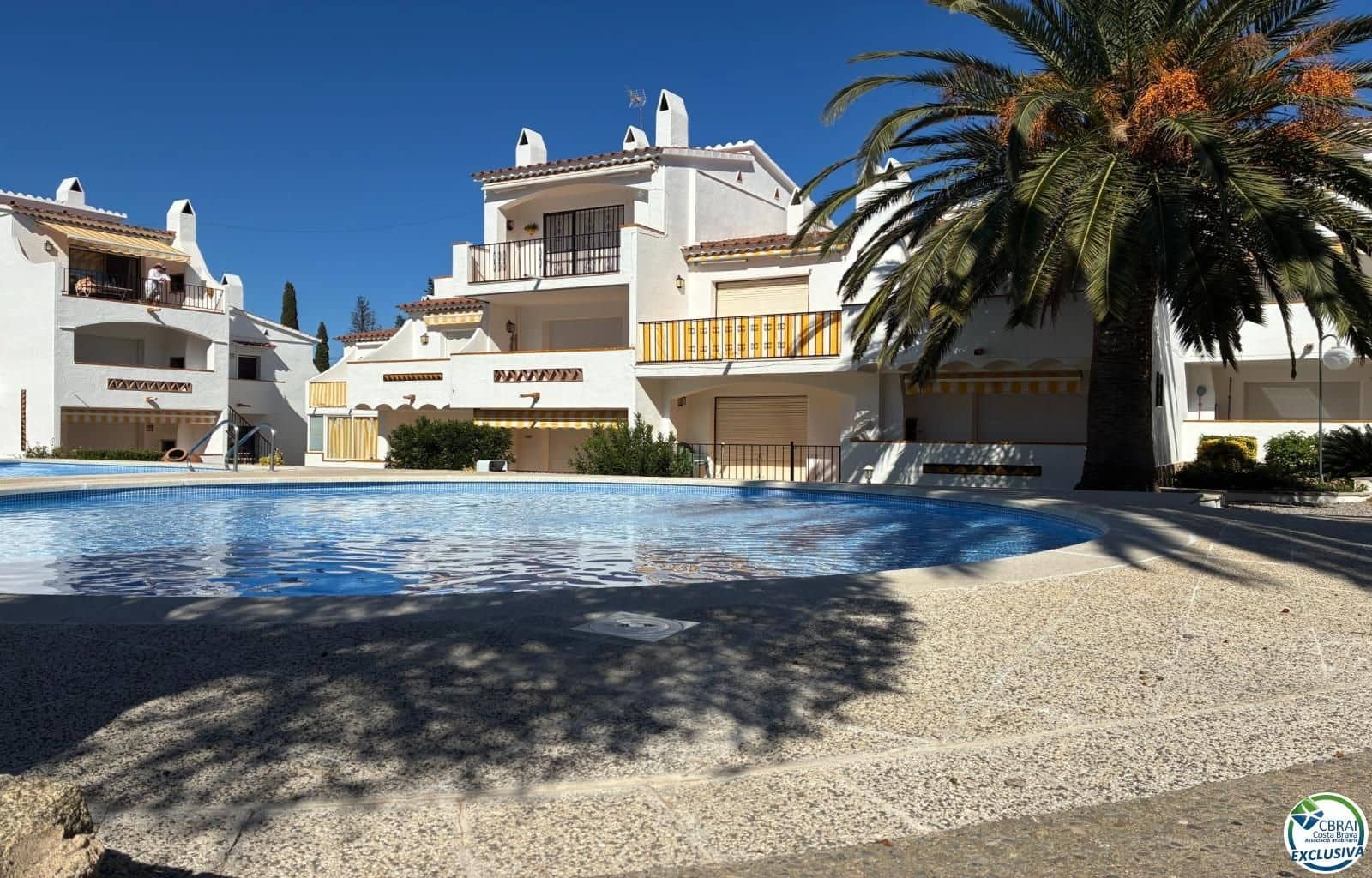 1 bedroom Flat for sale in Roses with pool garage - € 144,000 (Ref: 9331125)