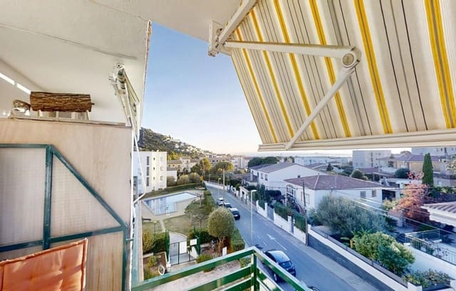 2 makuuhuone Asunto myytävänä paikassa Roses mukana uima-altaan 
autotalli - 198 000 € (Ref: 9349827)