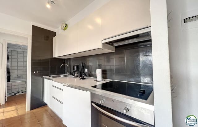 Piso de 1 habitación en Empuriabrava, Castelló d'Empúries en venta - 134.000 € (Ref: 9375576)