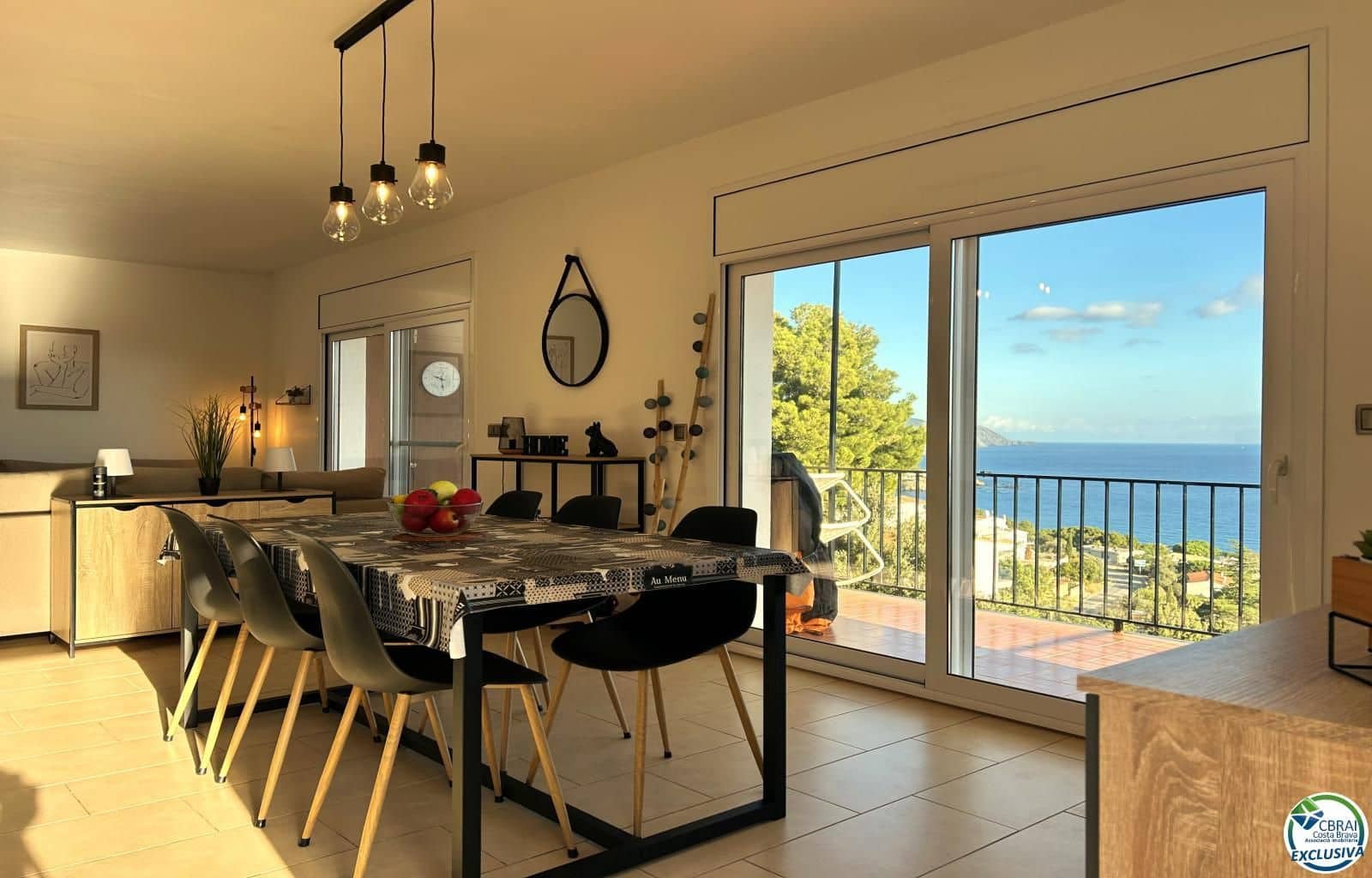 3 soveværelse Lejlighed til salg i Llanca med garage - € 320.000 (Ref: 9379999)