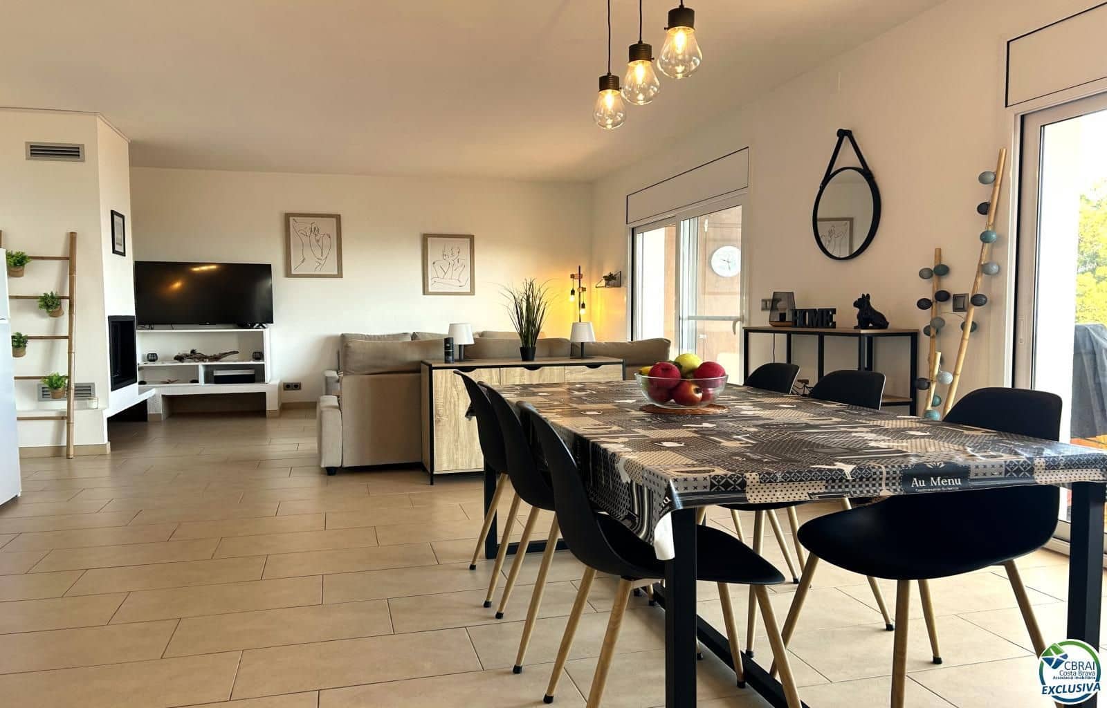 3 soveværelse Lejlighed til salg i Llanca med garage - € 320.000 (Ref: 9379999)