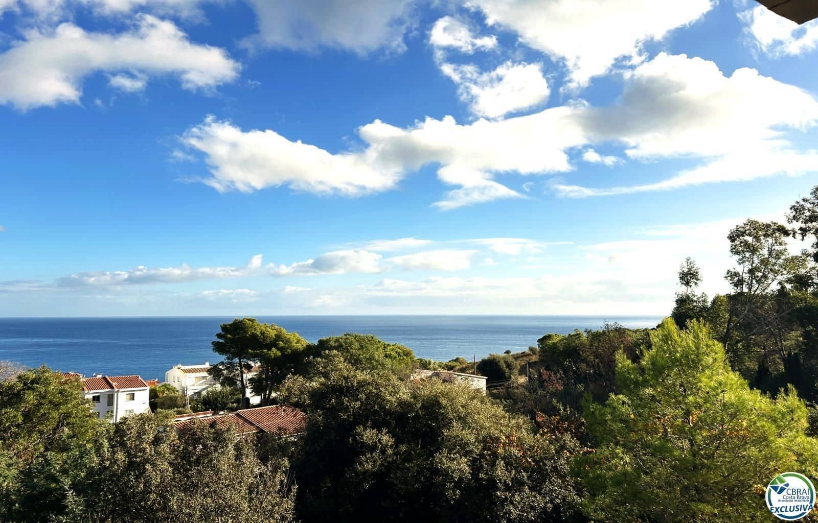 3 soveværelse Lejlighed til salg i Llanca med garage - € 320.000 (Ref: 9379999)