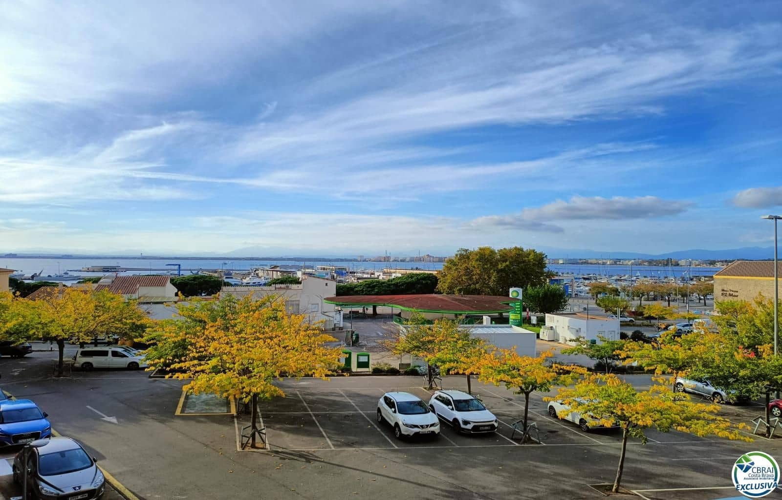 2 bedroom Flat for sale in Roses - € 249,000 (Ref: 9386144)