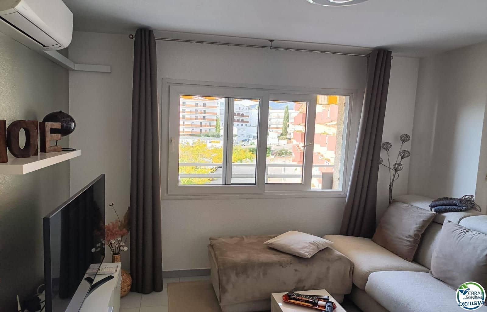 2 bedroom Flat for sale in Roses - € 249,000 (Ref: 9386144)