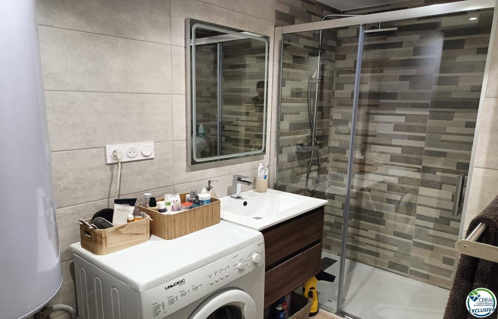 2 bedroom Flat for sale in Roses - € 249,000 (Ref: 9386144)