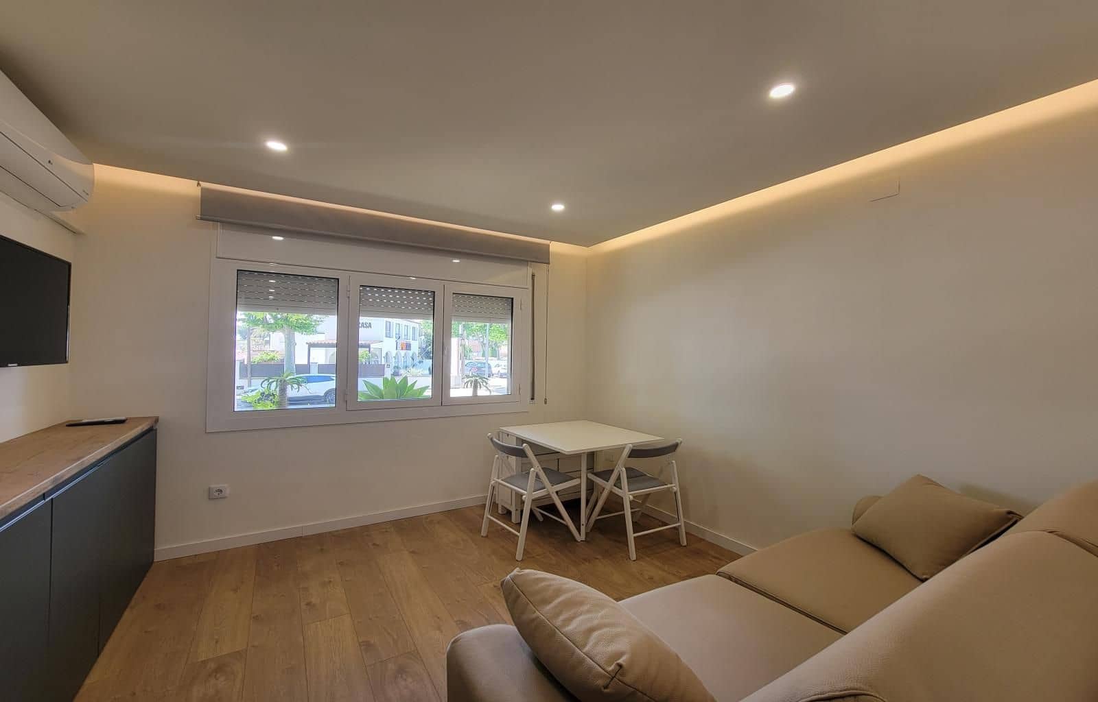 Flat te koop in Empuriabrava - € 98.000 (Ref: 9398899)