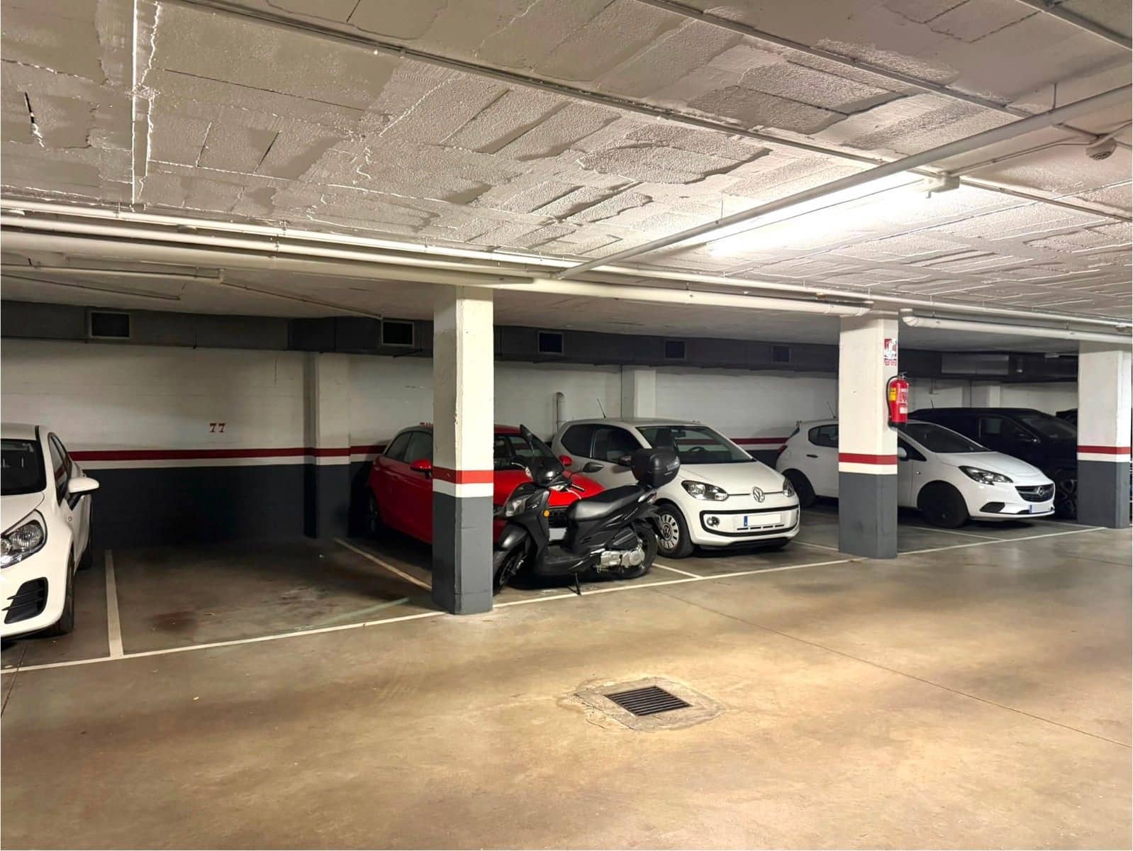 Garage til salg i Girona by - € 50.000 (Ref: 9411267)