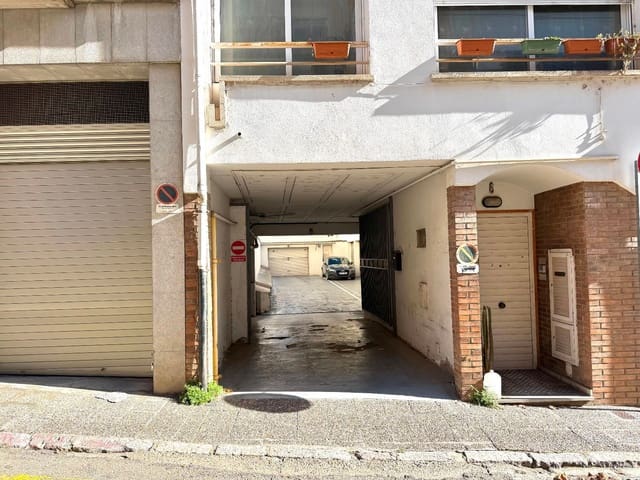 Garage til salg i Girona by - € 15.000 (Ref: 9411268)