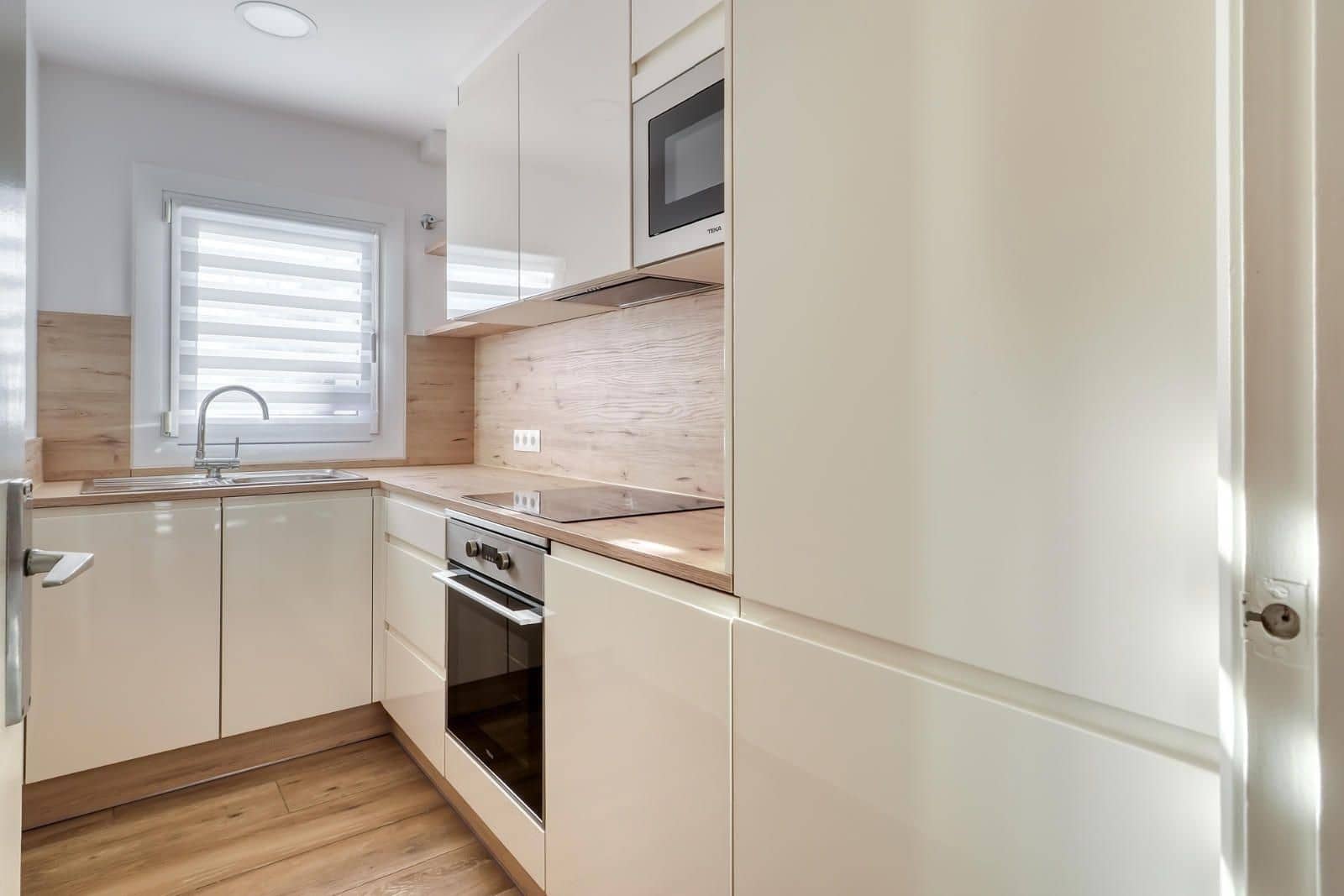 3 bedroom Flat for sale in Roses with pool - € 215,000 (Ref: 9427906)