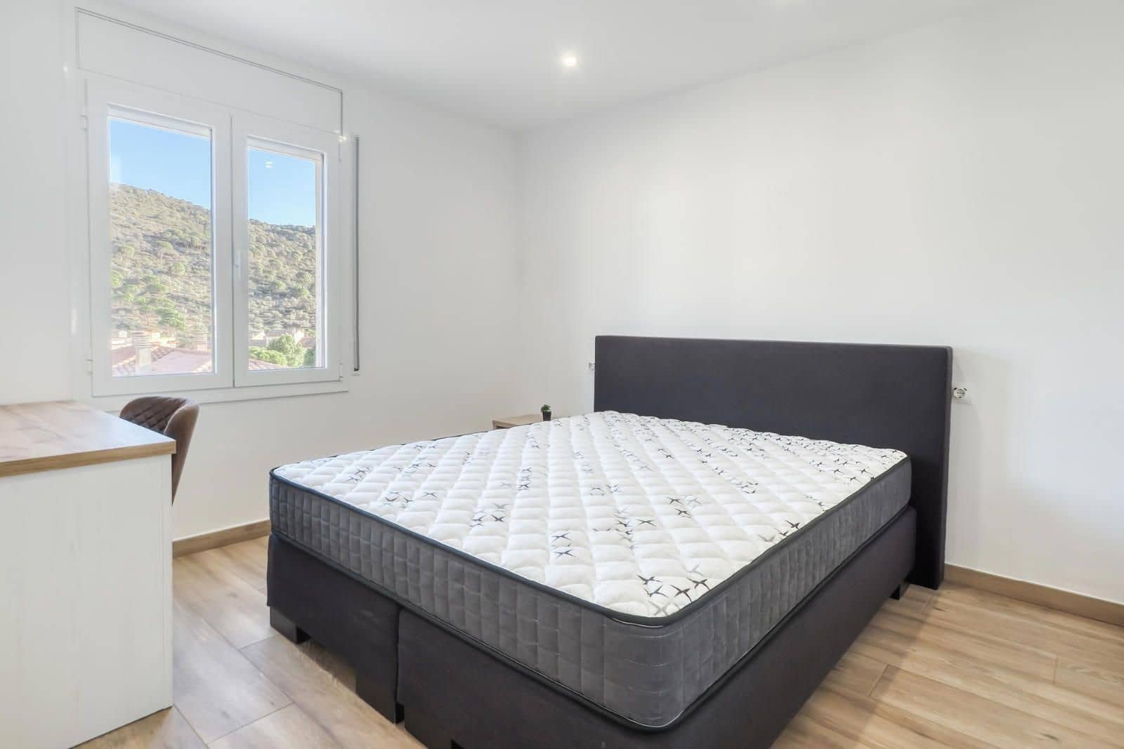 3 bedroom Flat for sale in Roses with pool - € 215,000 (Ref: 9427906)