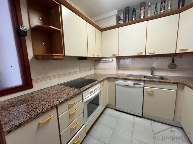 3 makuuhuone Asunto myytävänä paikassa Roses - 258 000 € (Ref: 9427907)