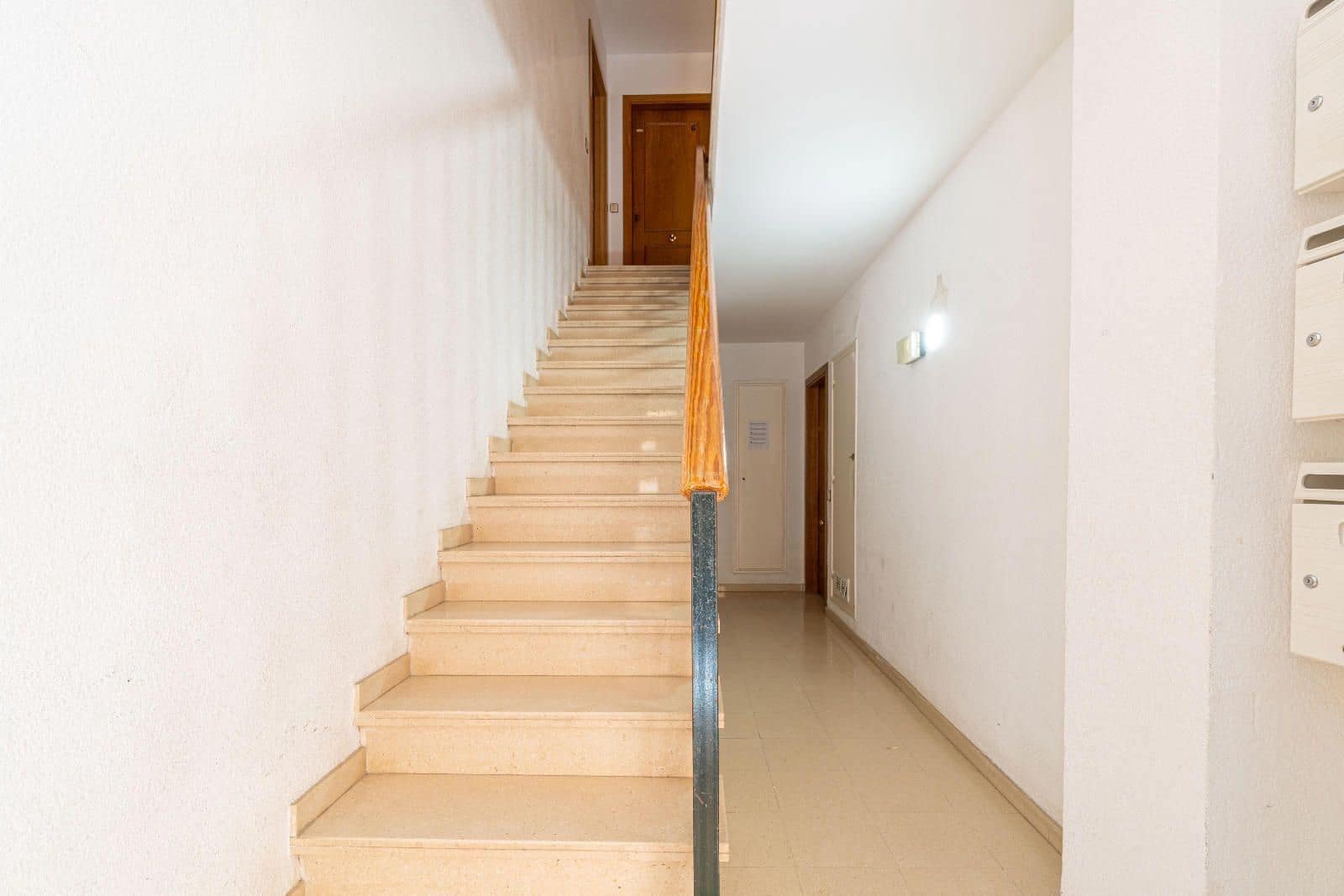 2 soveværelse Lejlighed til salg i Empuriabrava med swimmingpool - € 195.000 (Ref: 9427908)