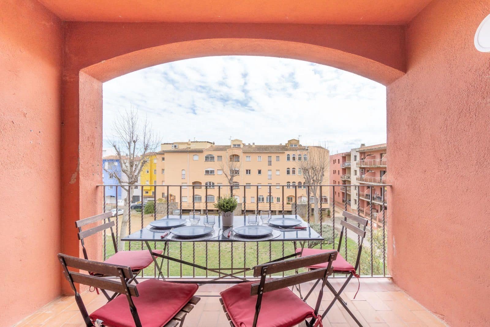 2 soveværelse Lejlighed til salg i Empuriabrava med swimmingpool - € 195.000 (Ref: 9427908)