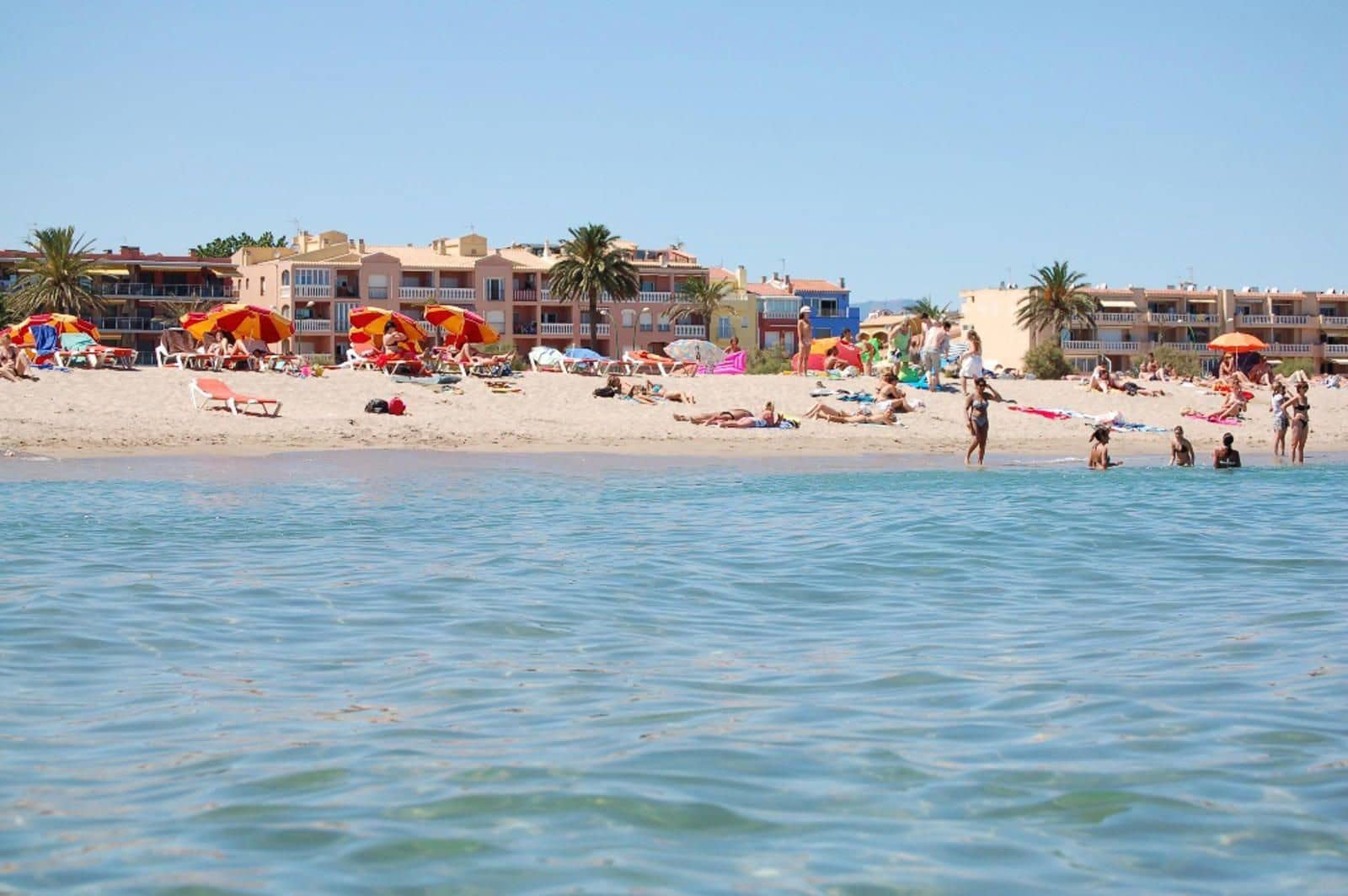 2 soveværelse Lejlighed til salg i Empuriabrava med swimmingpool - € 195.000 (Ref: 9427908)