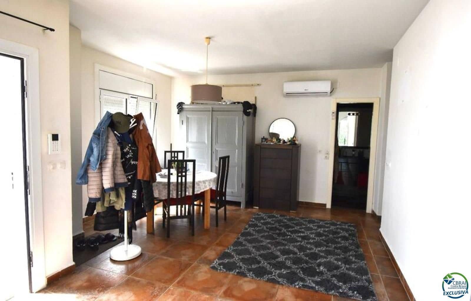 2 makuuhuone Huvila myytävänä paikassa Empuriabrava - 395 000 € (Ref: 9431924)