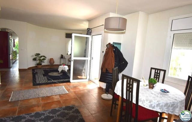 2 bedroom Villa for sale in Empuriabrava, Castelló d'Empúries - € 395,000 (Ref: 9431924)