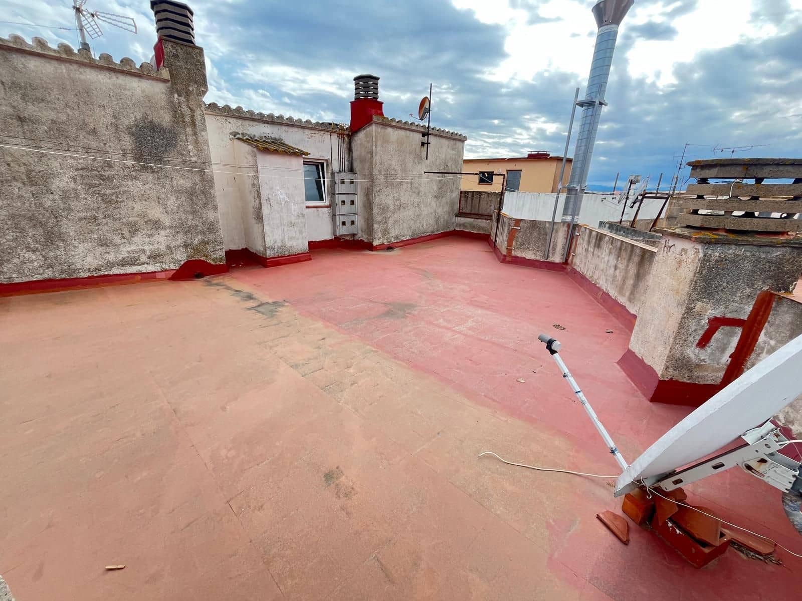 4 bedroom Flat for sale in Roses - € 199,500 (Ref: 9432389)