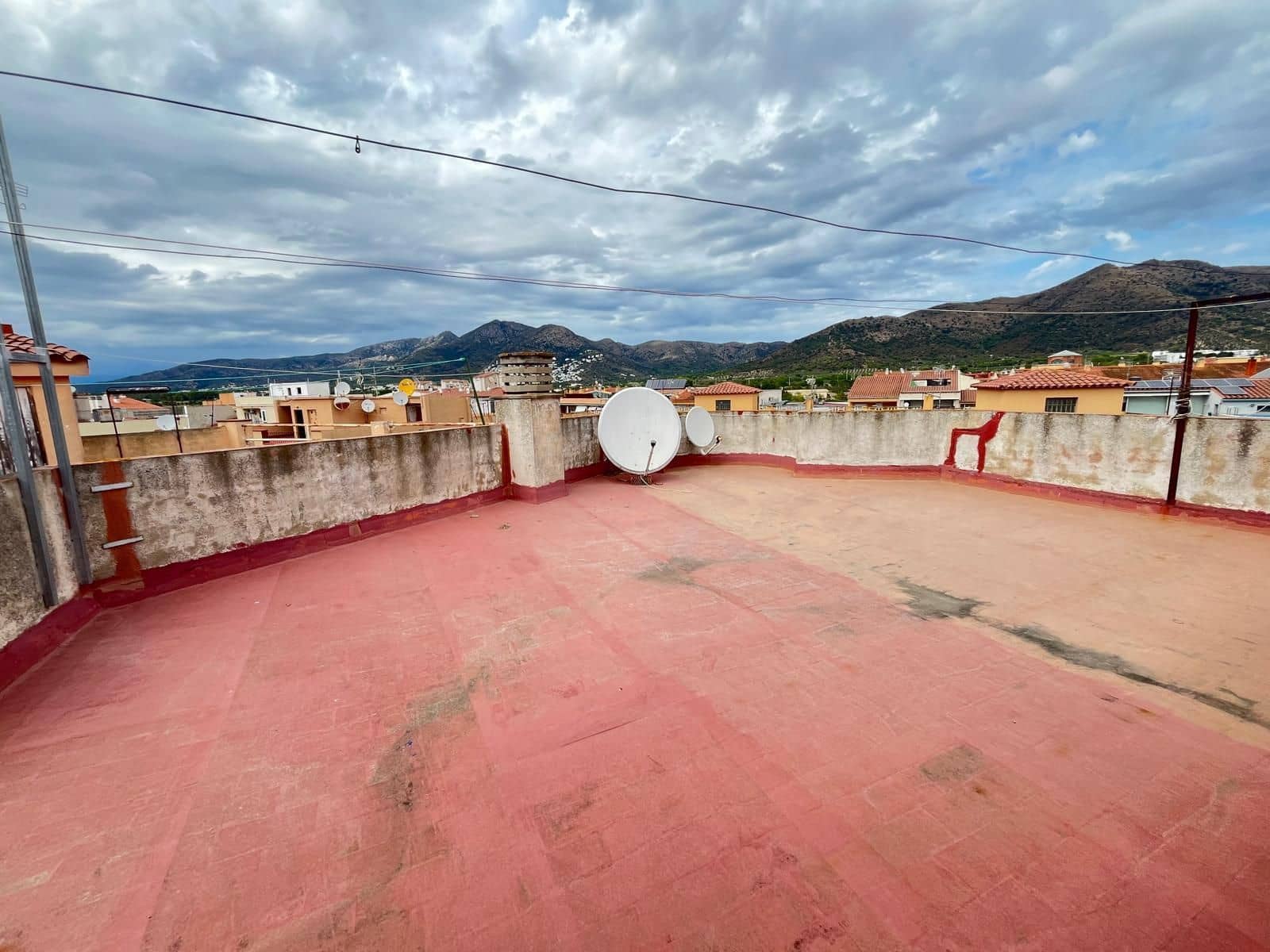 4 bedroom Flat for sale in Roses - € 199,500 (Ref: 9432389)