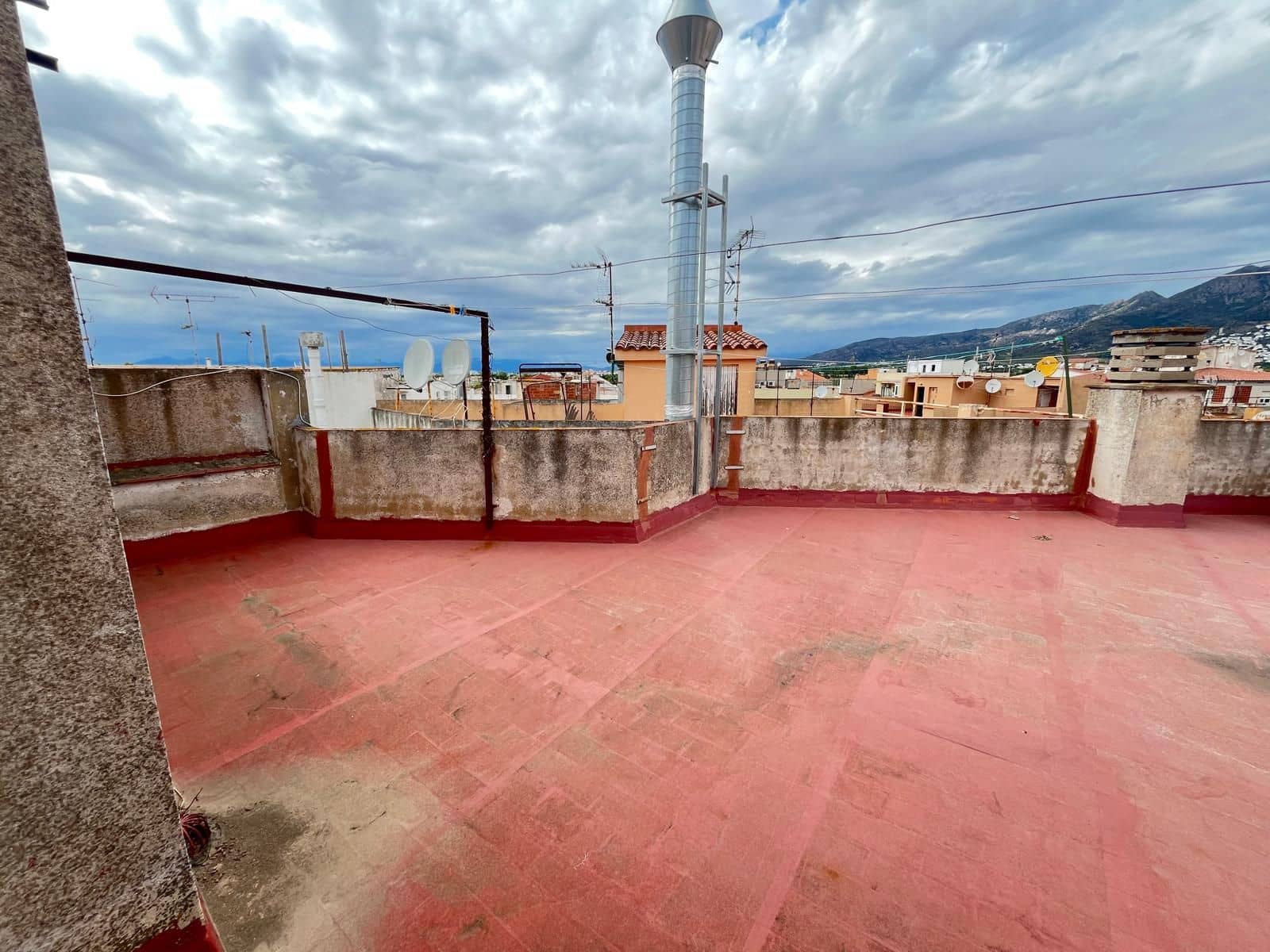 4 bedroom Flat for sale in Roses - € 199,500 (Ref: 9432389)