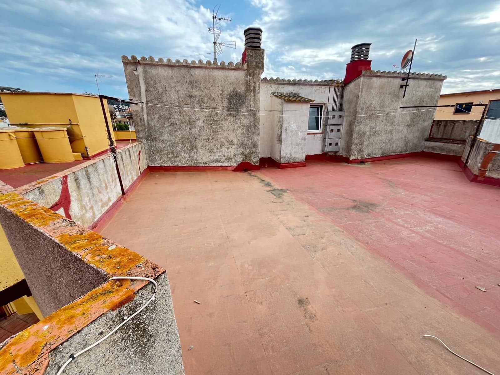 4 bedroom Flat for sale in Roses - € 199,500 (Ref: 9432389)