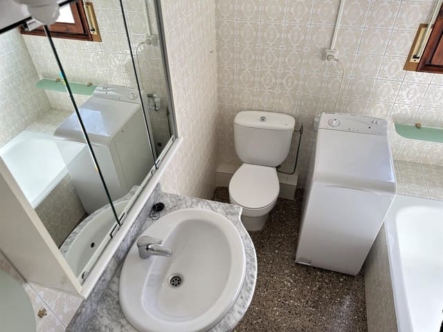 1 bedroom Flat for sale in Roses with garage - € 255,000 (Ref: 9432390)