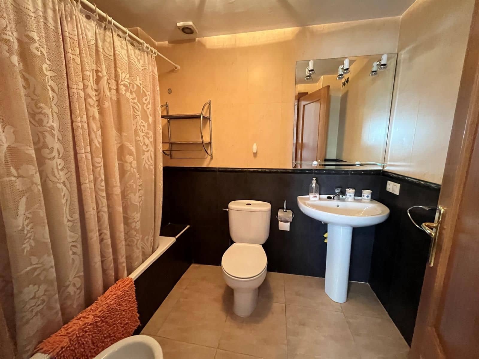 3 bedroom Flat for sale in Roses - € 287,000 (Ref: 9432391)