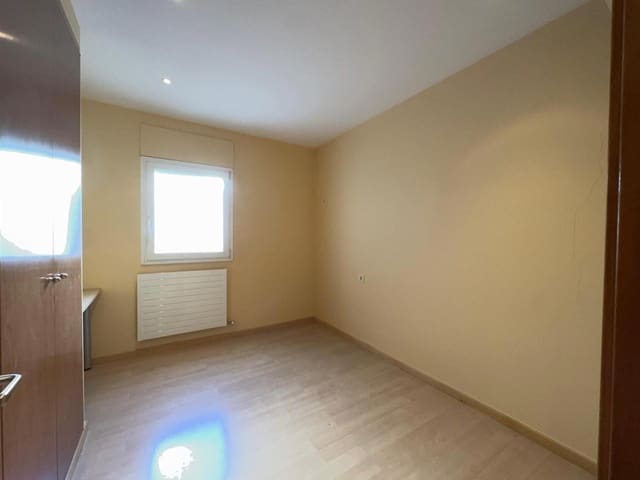 Piso de 3 habitaciones en Figueres en venta - 295.000 € (Ref: 9436372)