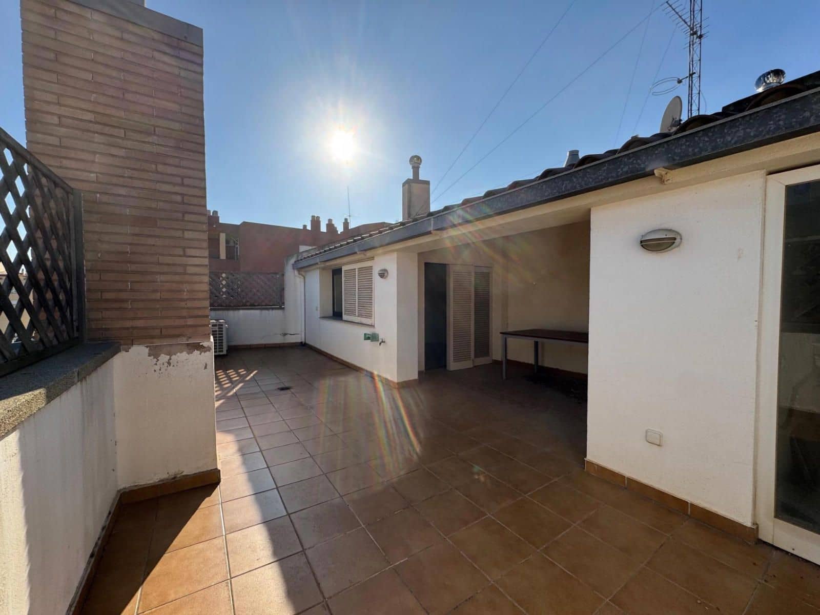 Piso de 3 habitaciones en Figueres en venta - 295.000 € (Ref: 9436372)