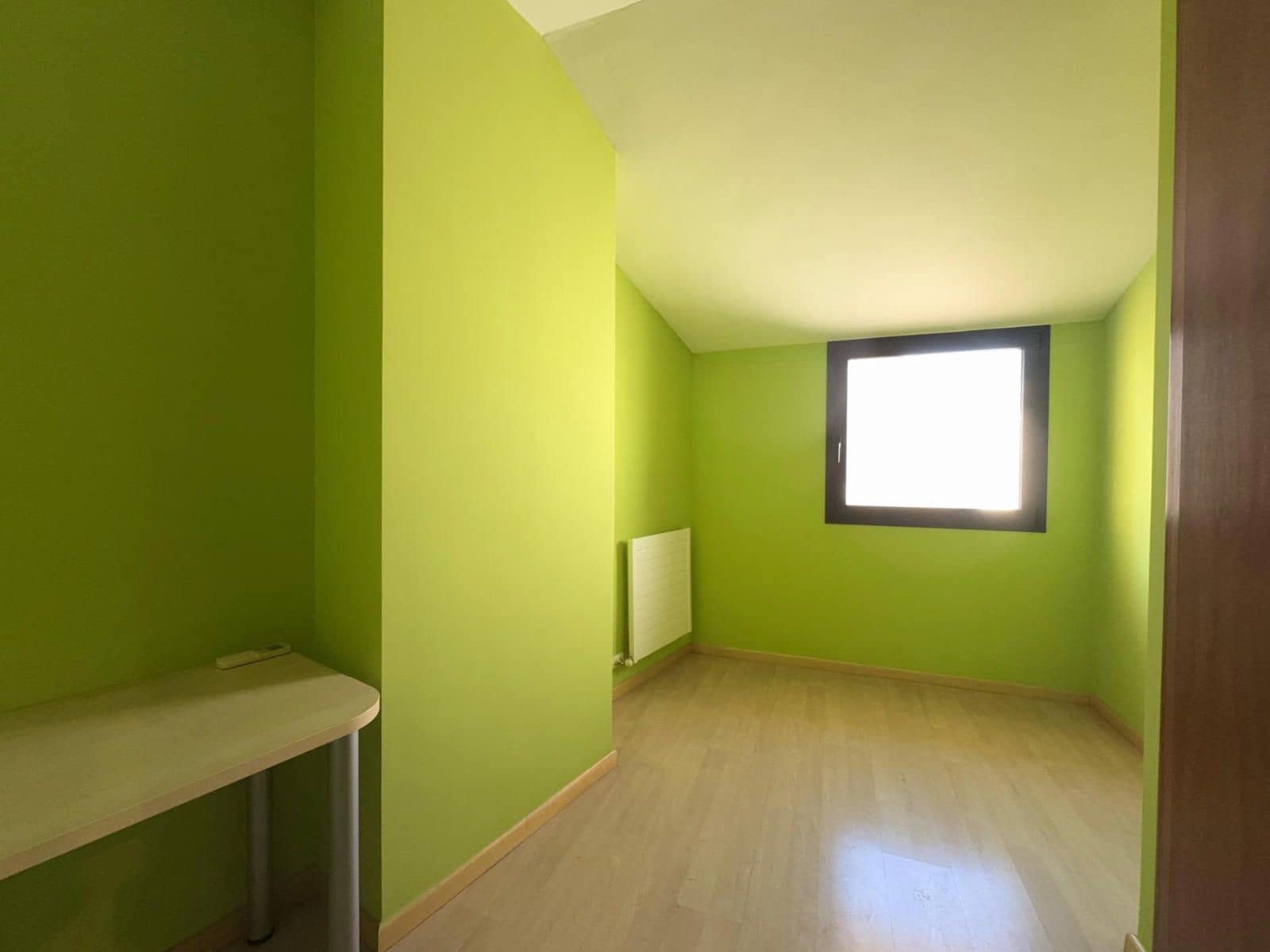 Piso de 3 habitaciones en Figueres en venta - 295.000 € (Ref: 9436372)