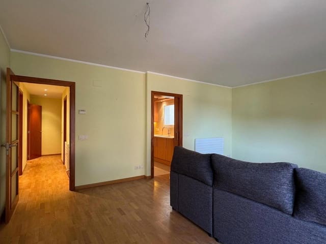 Piso de 3 habitaciones en Figueres en venta - 295.000 € (Ref: 9436372)