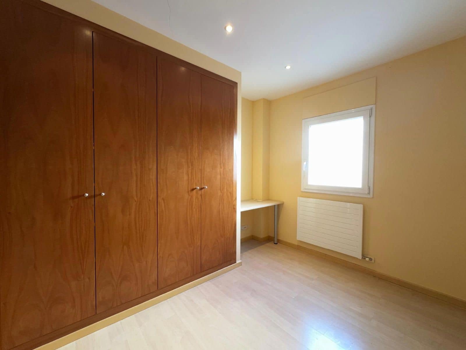 Piso de 3 habitaciones en Figueres en venta - 295.000 € (Ref: 9436372)