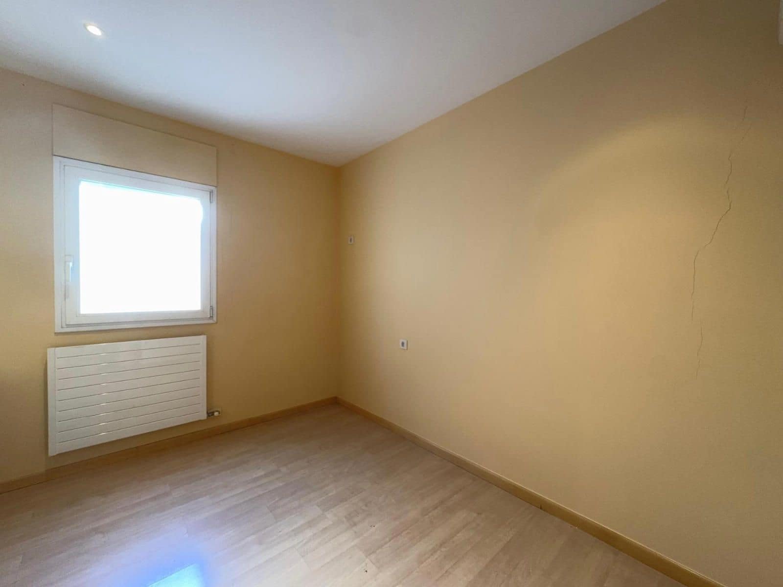 Piso de 3 habitaciones en Figueres en venta - 295.000 € (Ref: 9436372)