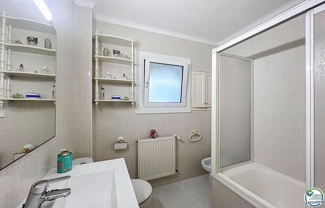 2 soveværelse Lejlighed til salg i Roses - € 185.000 (Ref: 9438129)