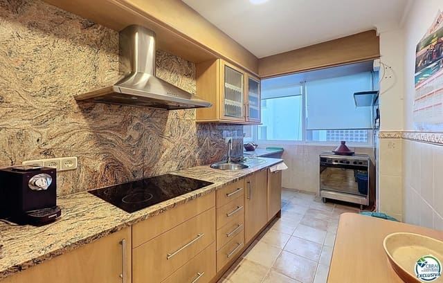 2 soveværelse Lejlighed til salg i Roses - € 185.000 (Ref: 9438129)