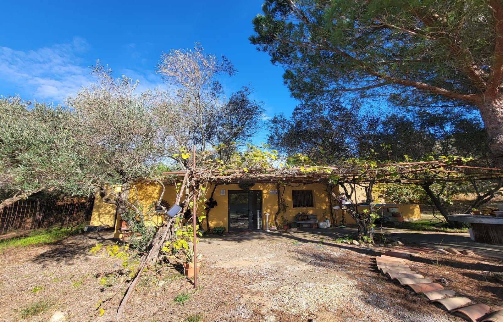 Tomt till salu i Peralada - 320 000 € (Ref: 9449564)