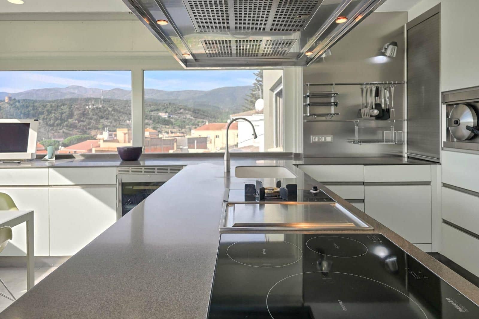 5 chambre Villa/Maison à vendre à La Jonquera avec piscine garage - 890 000 € (Ref: 9452425)