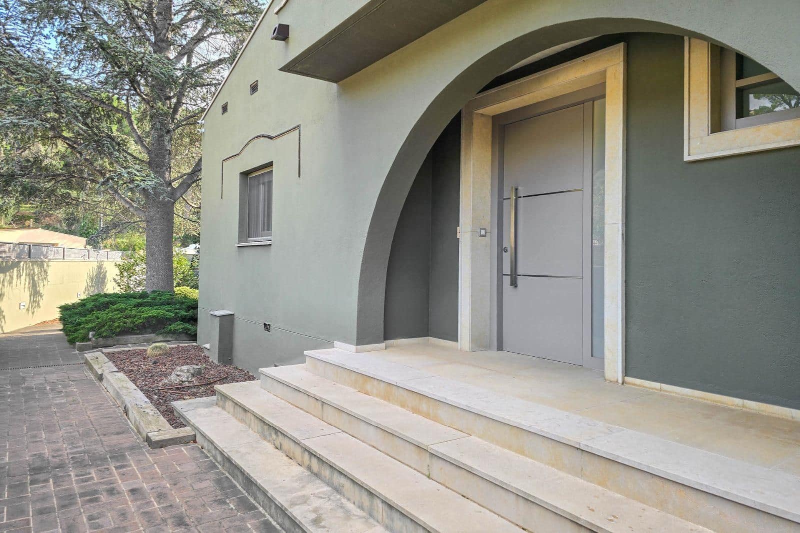 5 chambre Villa/Maison à vendre à La Jonquera avec piscine garage - 890 000 € (Ref: 9452425)