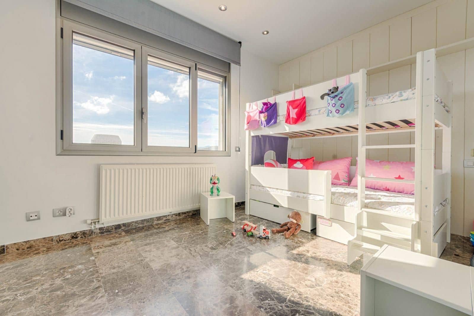 5 chambre Villa/Maison à vendre à La Jonquera avec piscine garage - 890 000 € (Ref: 9452425)