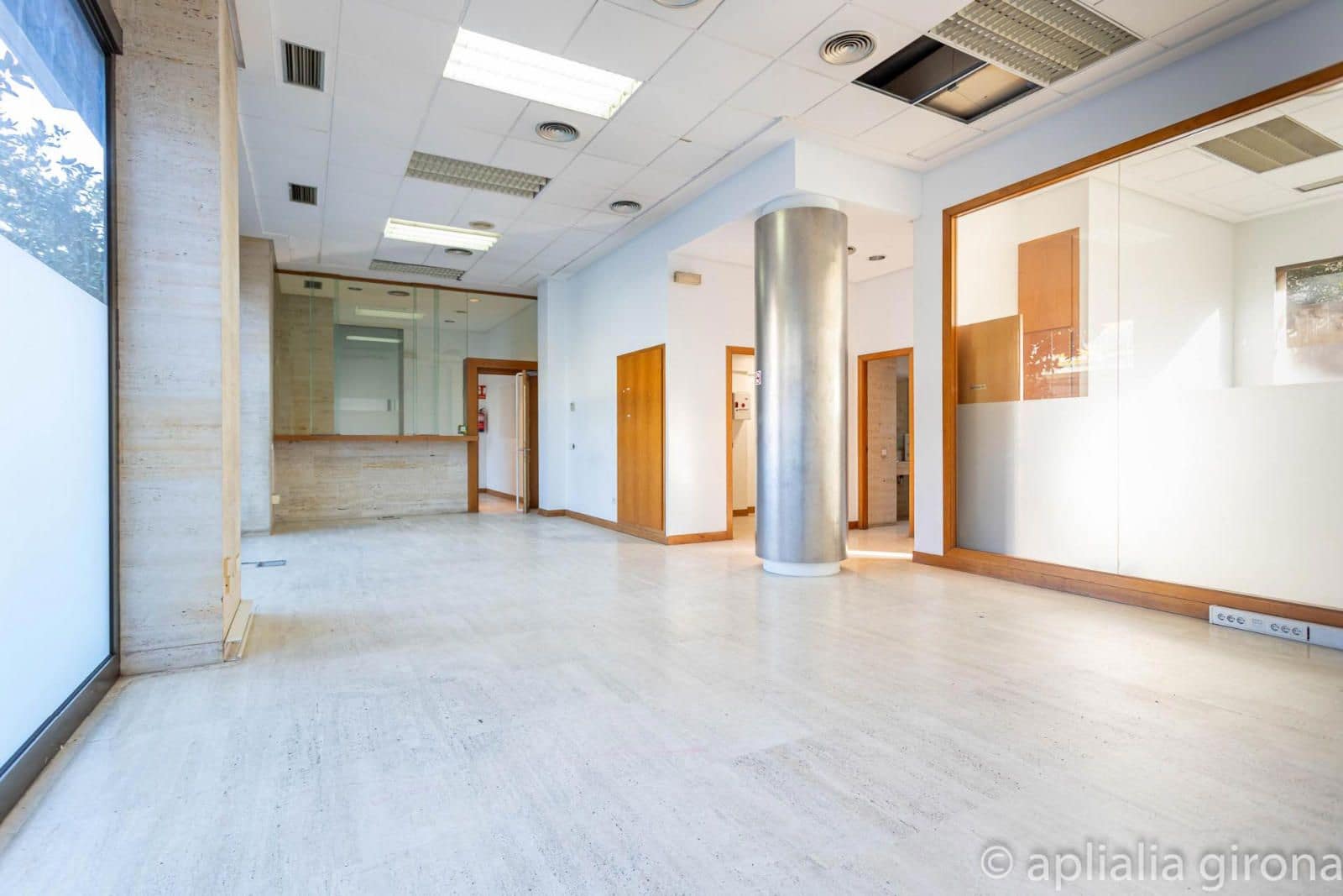 Erhverv til salg i Girona by - € 130.000 (Ref: 9452426)