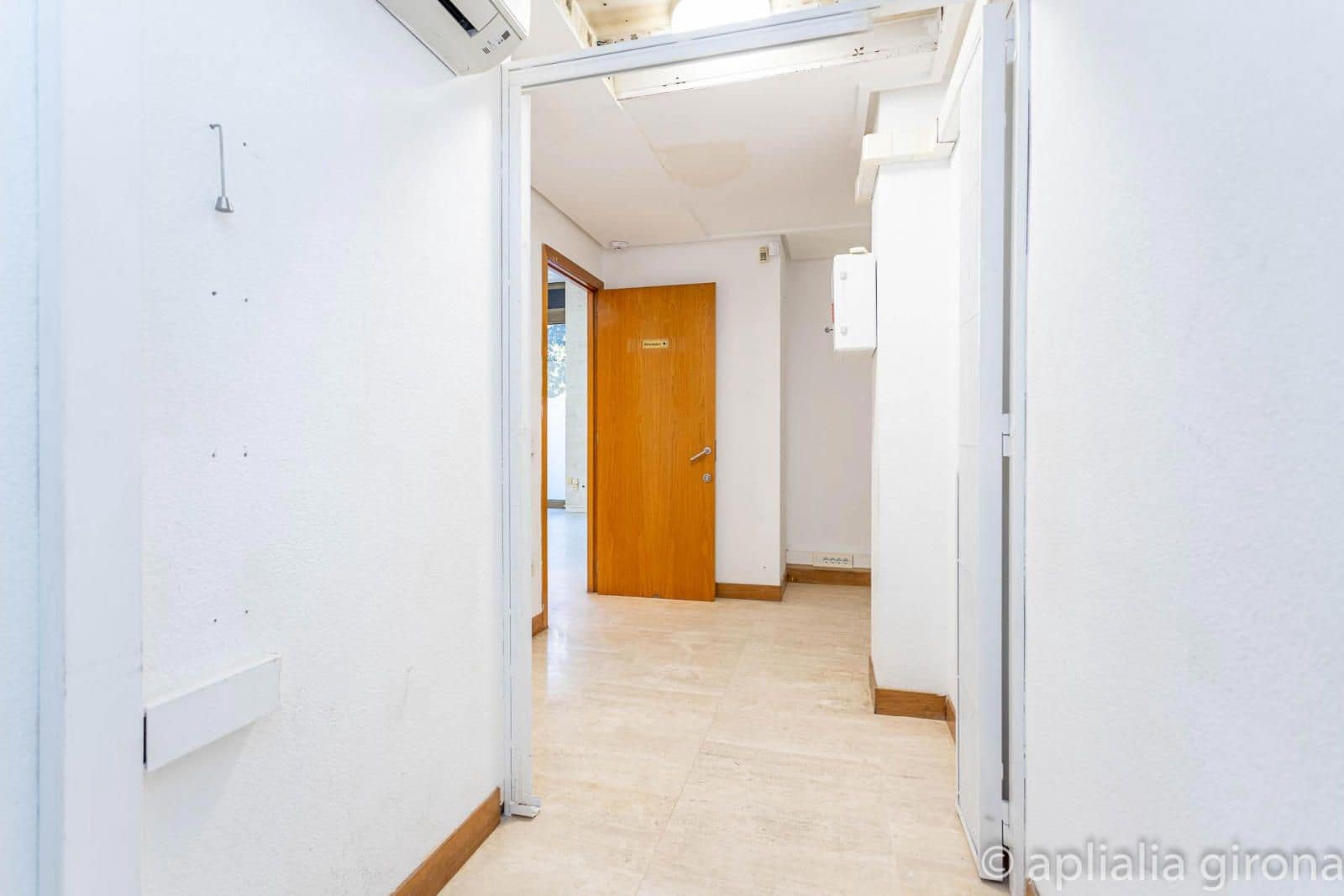 Erhverv til salg i Girona by - € 130.000 (Ref: 9452426)