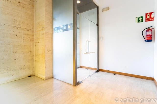 Erhverv til salg i Girona by - € 130.000 (Ref: 9452426)