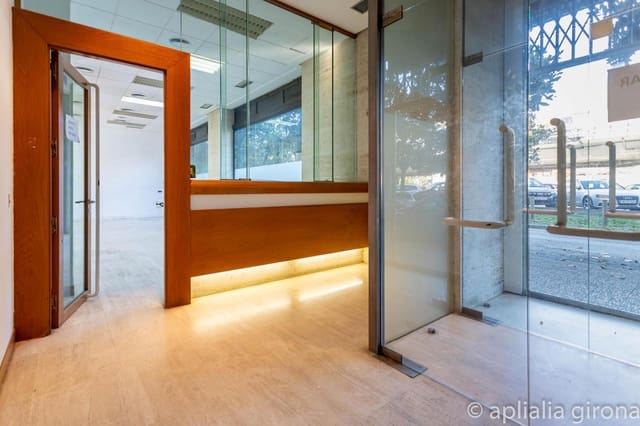 Erhverv til salg i Girona by - € 130.000 (Ref: 9452426)