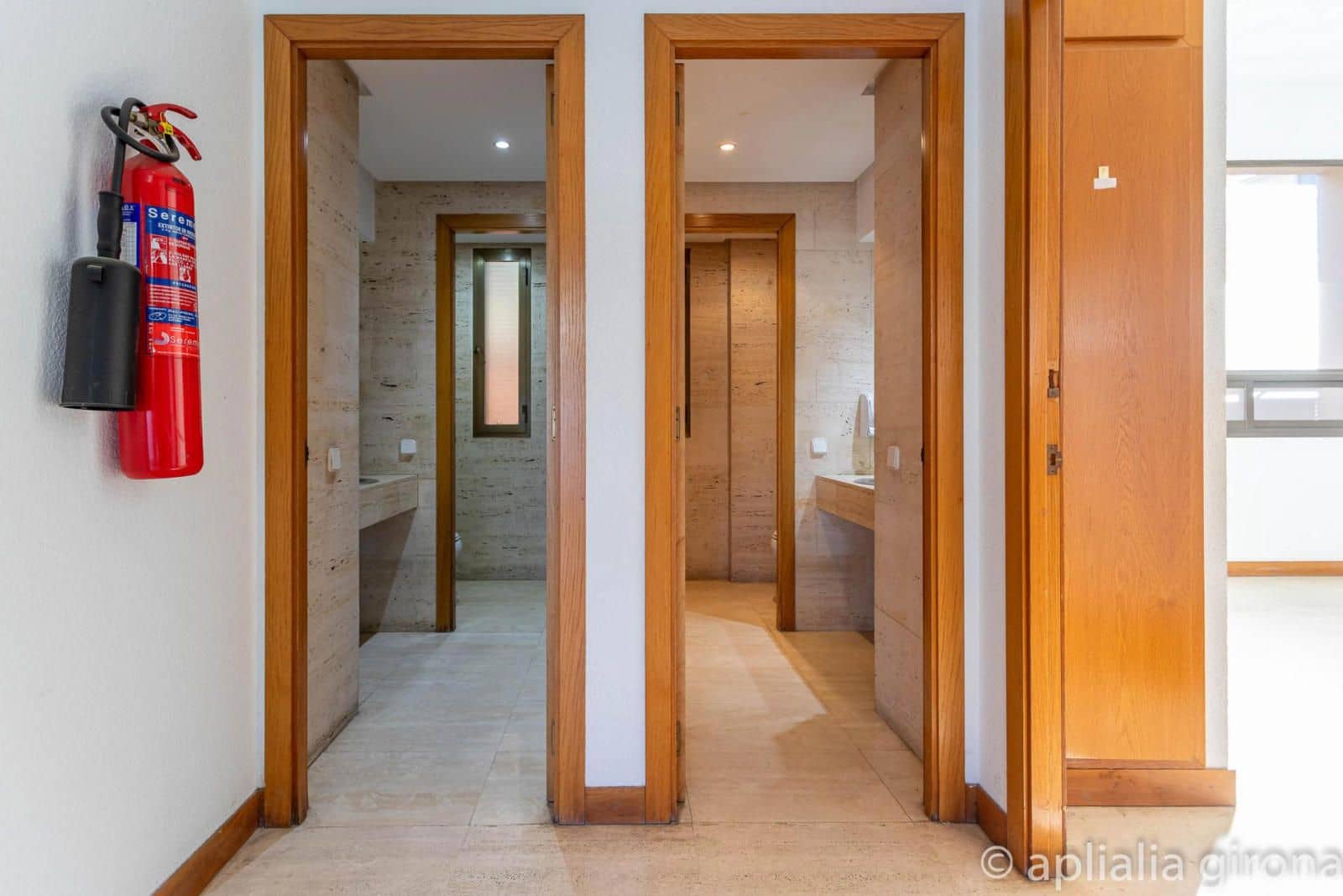 Erhverv til salg i Girona by - € 130.000 (Ref: 9452426)