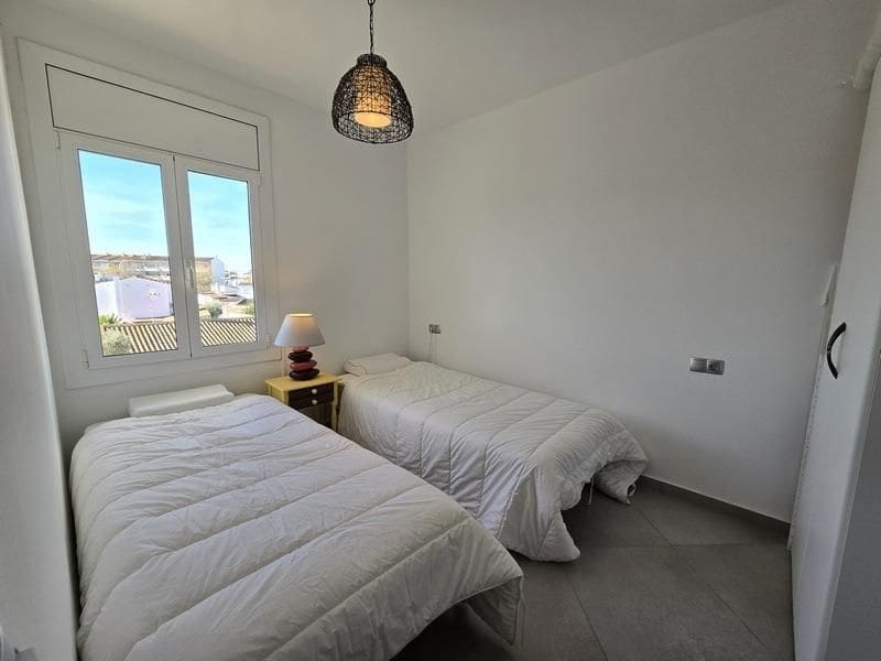 2 soveværelse Lejlighed til salg i Empuriabrava med swimmingpool garage - € 249.000 (Ref: 9458422)